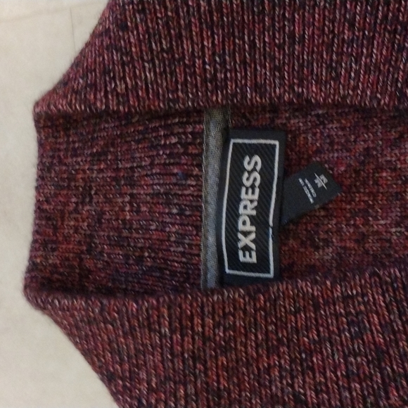 Express sweater. - Picture 2 of 9
